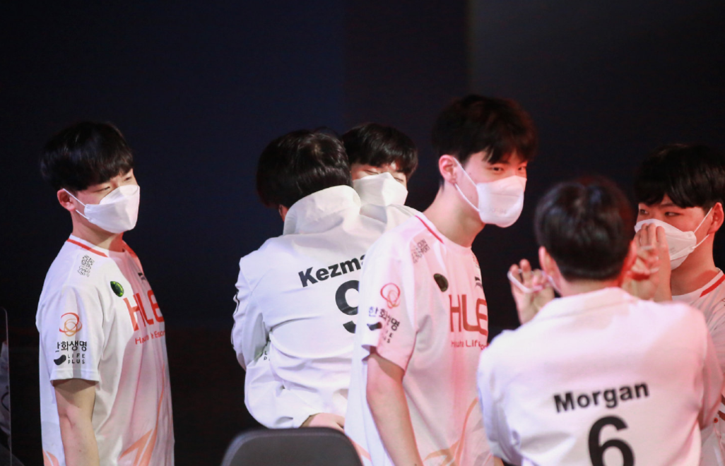 CLG绝杀HLE,Tarzan关键团战开团秒人鏖战多局成都决赛之夜,技惊四座的简单介绍 CLG绝杀HLE,Tarzan关键团战开团秒人鏖战多局成都决赛之夜,技惊四座的简单介绍